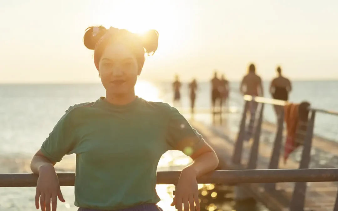 Sol, calor y salud cerebral: cómo cuidar de ti (y de tu sistema inmunológico) este verano